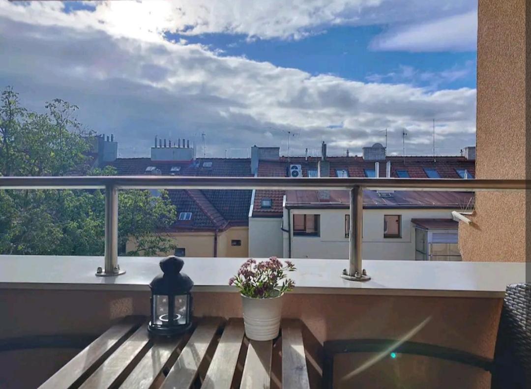 Cozy Rooftop With Balcony Apartment *